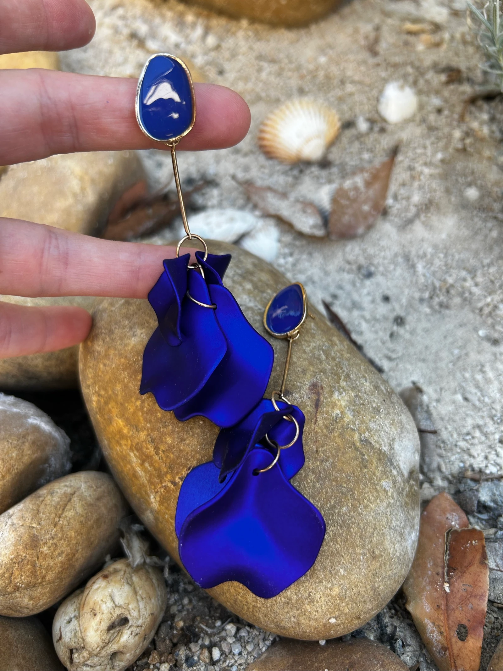 Blauwe bladvormige oorbellen – photo 3
